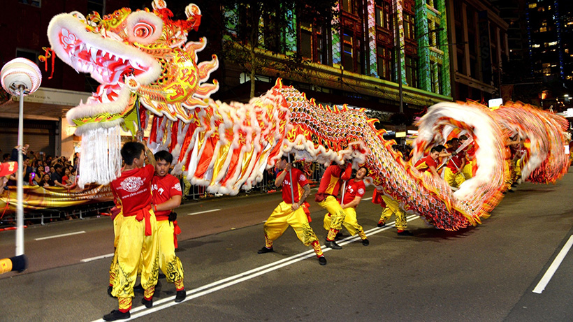 desfile em comemora&ccedil;&atilde;o ao ano novo chin&ecirc;s