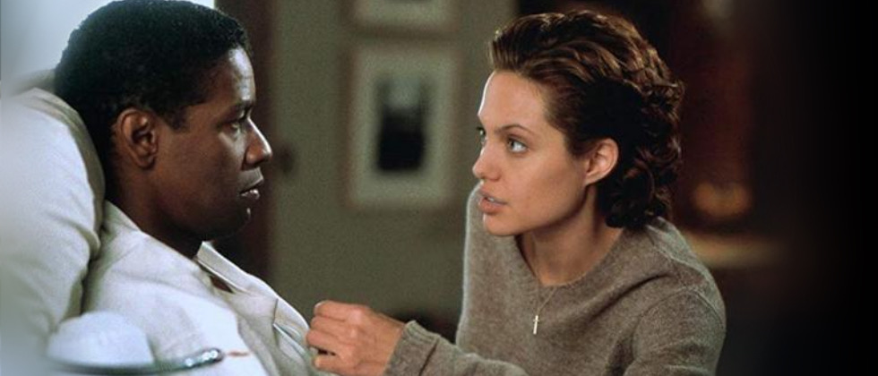 angelina jolie e denzel washington em o colecionador de ossos