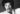Foto antiga em preto e branco mostra Lionel Richie sério