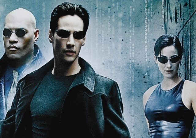 Keanu Reeves e Carrie Moss em Matrix