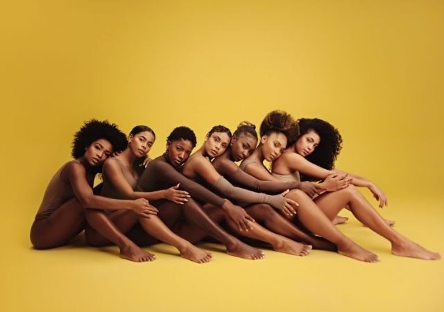 Cena do clipe A Coisa Tá Preta