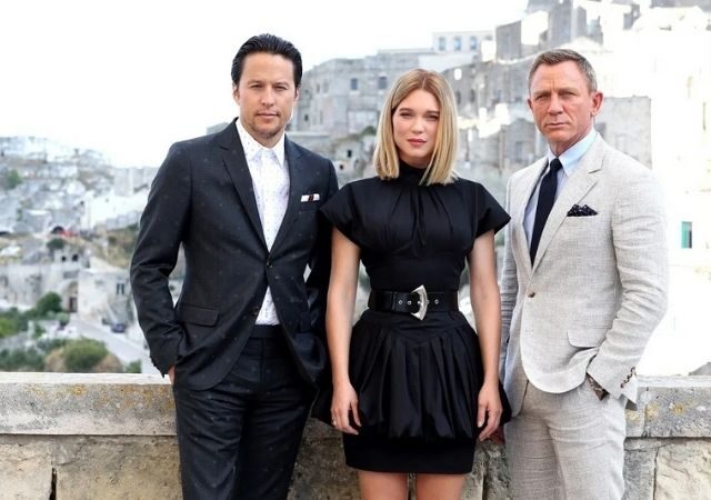 Elenco de 007 reunido