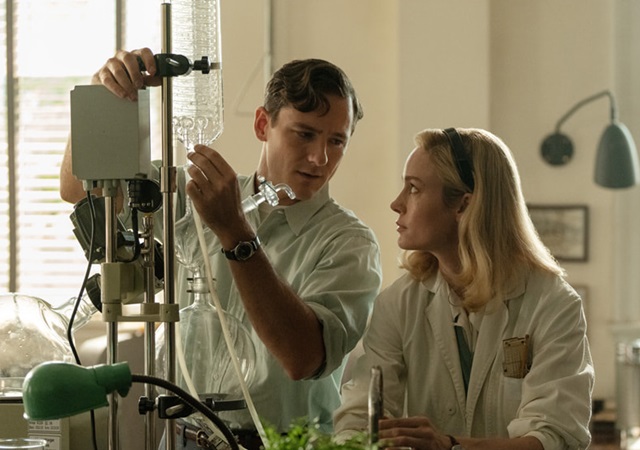 Brie Larson, Lewis Pullman em Uma Questão de Química