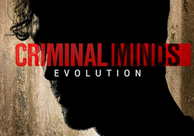 Sombra de Zach Gilford com os dizeres Criminal Minds Evolution em vernelho